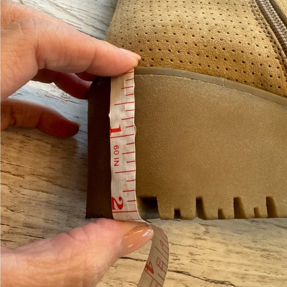 Sonoma Hadley Wedge Ankle Boots Banana Taupe 6.5 - Picture 8 of 9